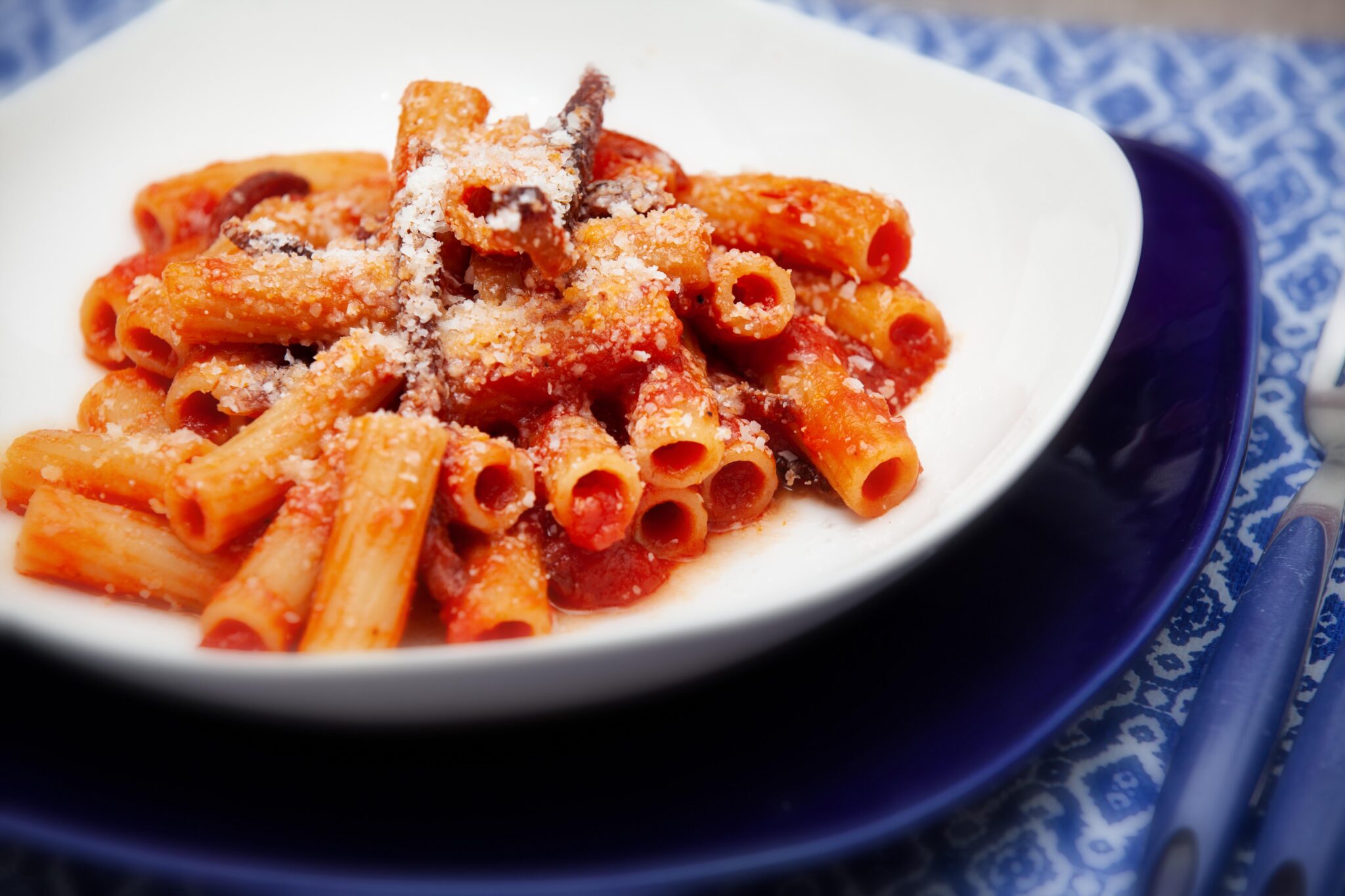 Rigatoni All'amatriciana - PADELLE VOLANTI