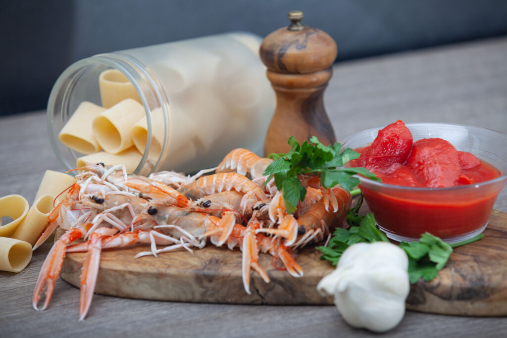 Paccheri al sugo con scampi