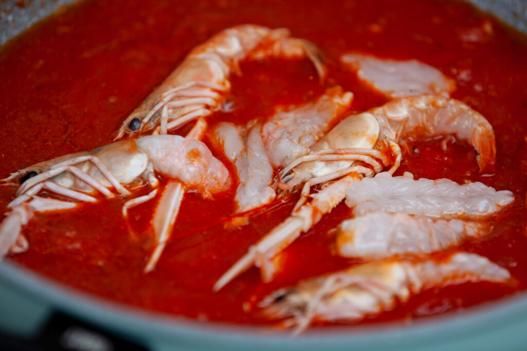 Paccheri al sugo con scampi