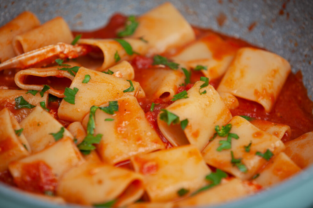 Paccheri al sugo con scampi