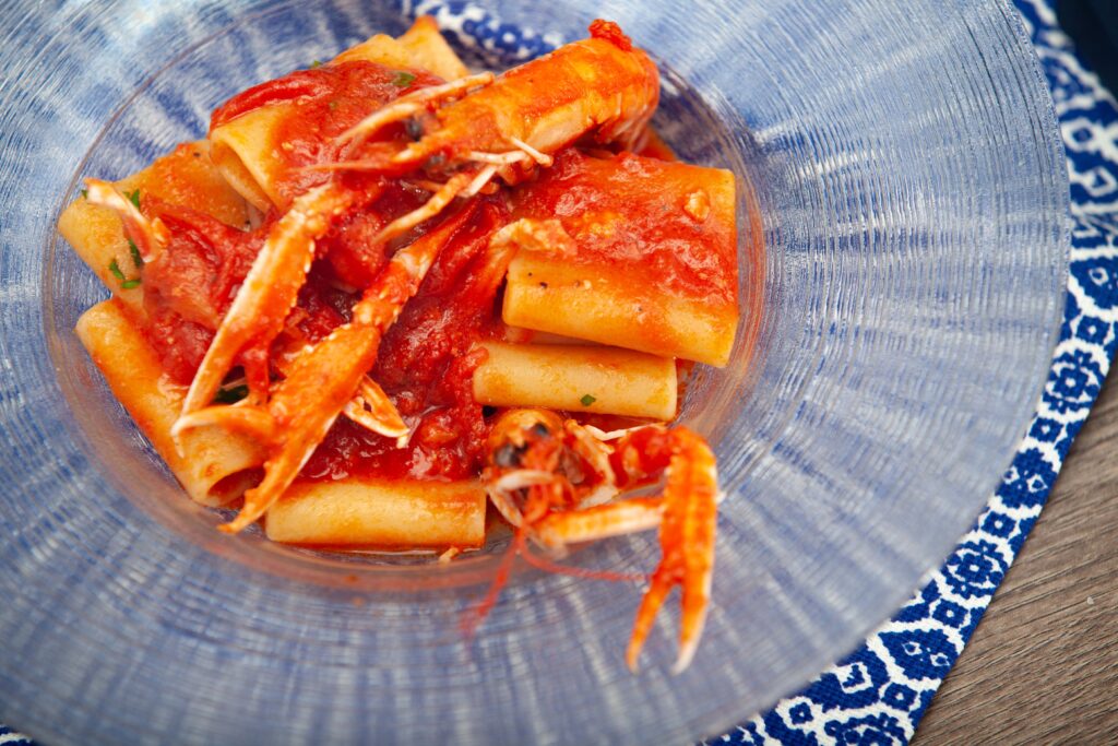 Paccheri al sugo con scampi